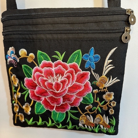 Womens Unbranded Handbags - Vintage National Ethnic Boho Embroidery Flower Floral Black Canvas Crossbody Bag